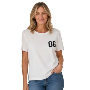 Soulmate hvid T-shirt med 06-print og kontrastkanter.