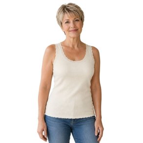Soulmate offwhite ribtop med blondekanter.