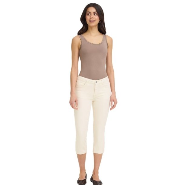 Fransa beige capribukser med stretch