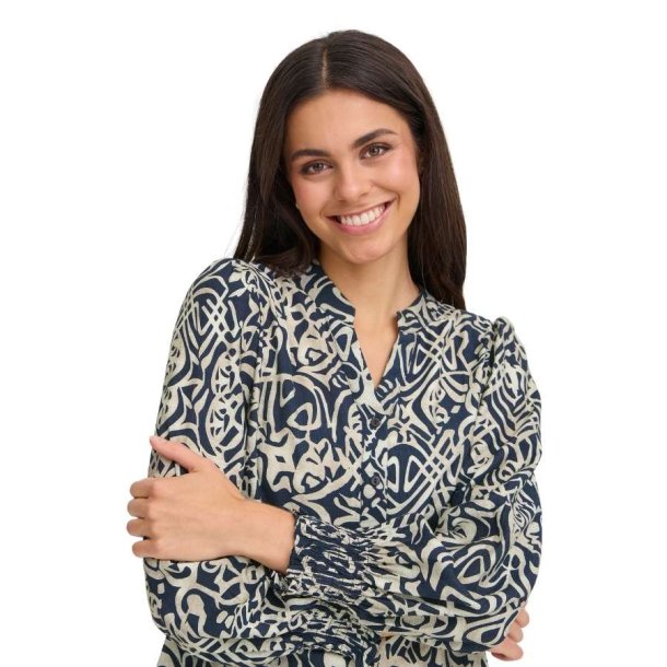 Fransa FRARIANA kjole i bl� med grafisk m�nster og lange �rmer