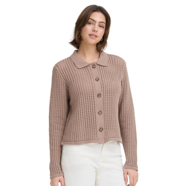 Fransa sandfarvet cardigan med hulm�nster og krave