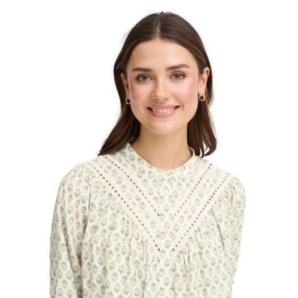 Fransa bluse med sm�blomstret print i viskosemix