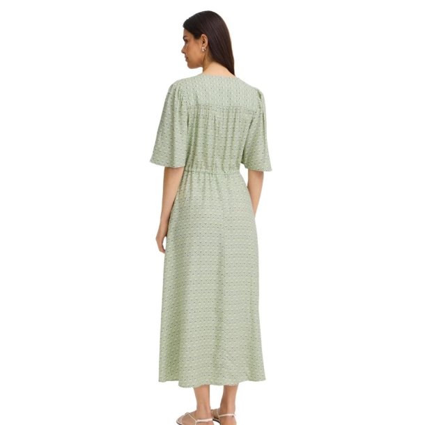 Fransa lys gr�n viskosekjole med blomsterprint og bindeb�nd