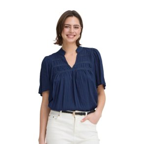 Fransa m�rk bl� viskosebluse med fine detaljer