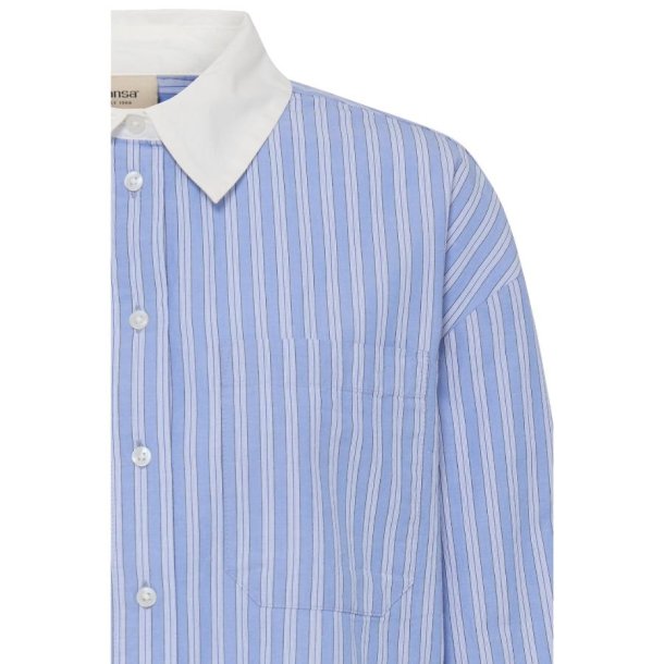 Fransa stribet skjorte i lysebl� og hvid med kontrastkrave