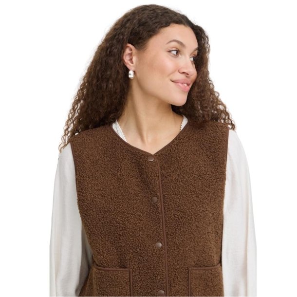 Brun teddyvest fra Fransa med trykknapper og store lommer