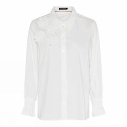 Soulmate hvid skjorte med blomsterdetaljer p� skulderen