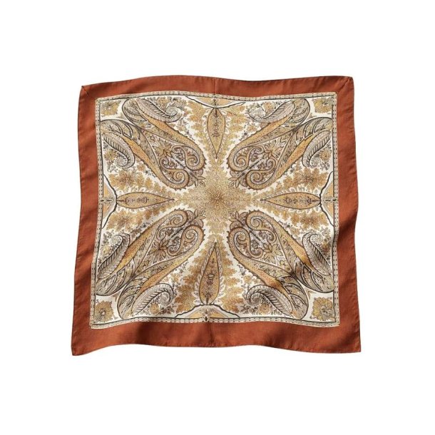 LINETA t�rkl�de med paisleyprint i cognac og brun &ndash; 70 x 70 cm