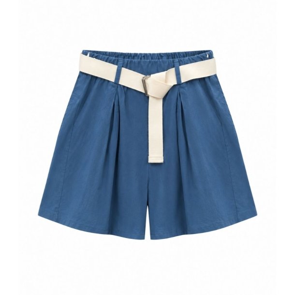Chana Mod bl� bomuldsshorts med elastisk talje og b�lte.