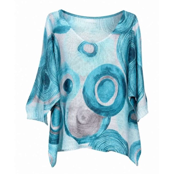 Lucky Nana bluse i 100% bomuld med turkis grafisk print.