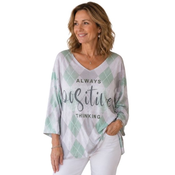 Lucky Nana bluse i viskose med harlekinm�nster og tekstprint &ndash; One Size, CX24169-02.